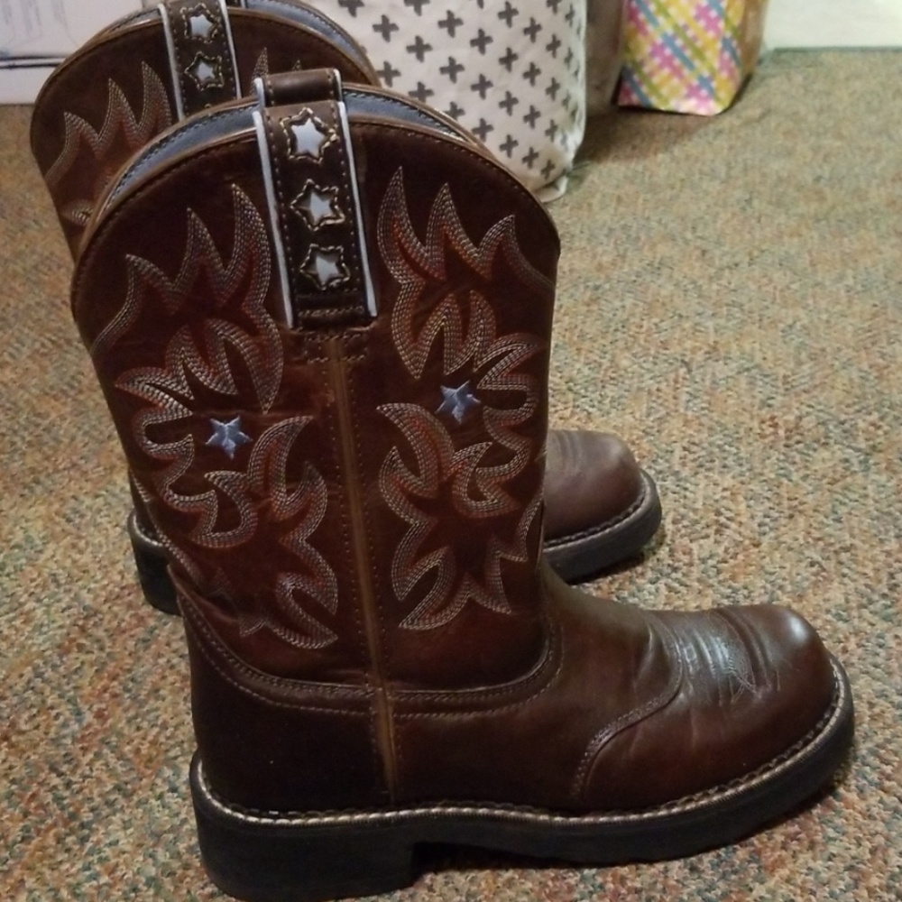 Ariat Cowgirl boots